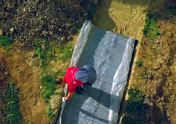 Устройство пешеходных дорожек с мембраной  Planter Geo